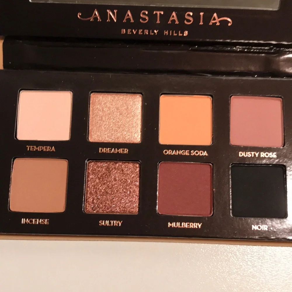 Anastasia soft glam 2 mini palette New